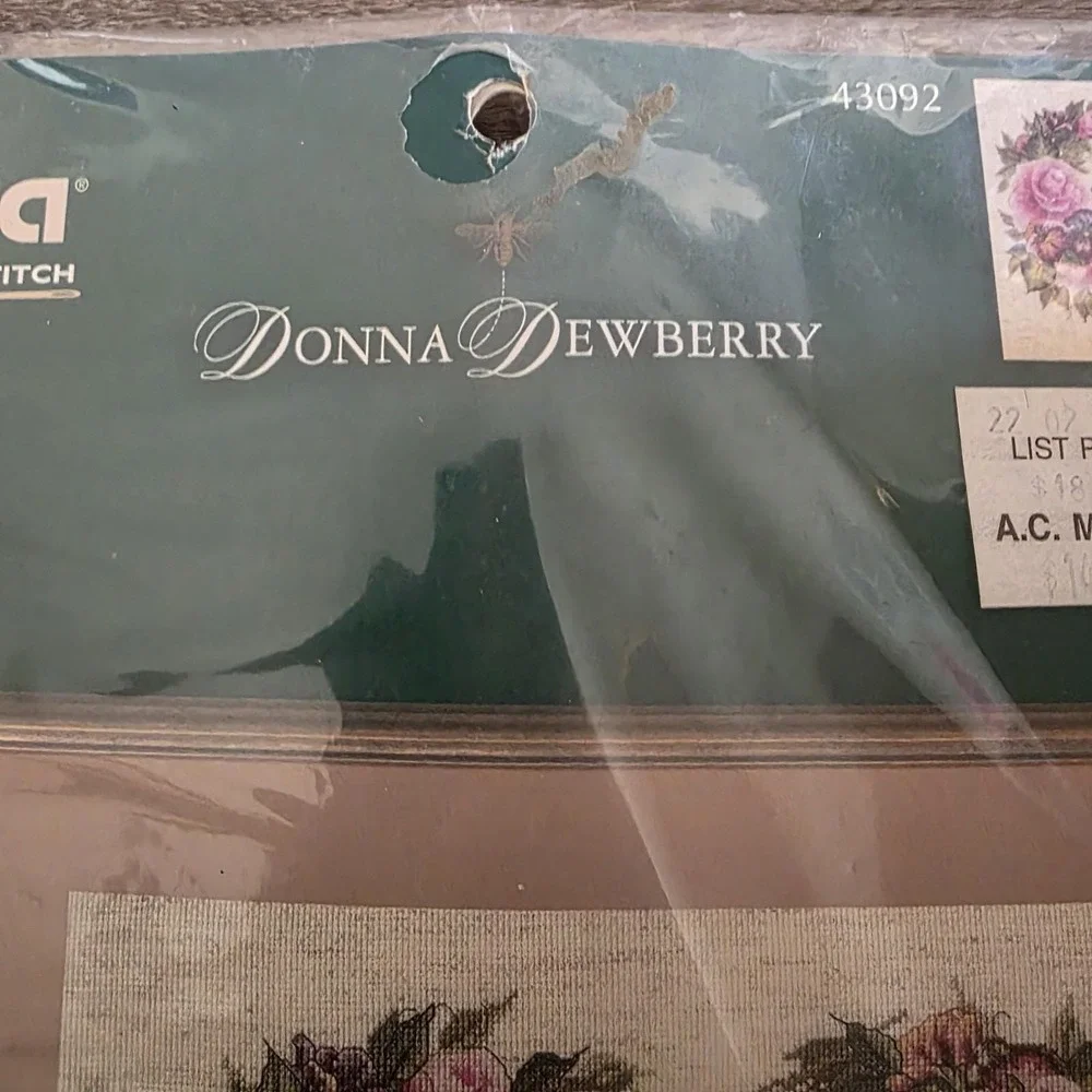 VTG Bucilla Grapevine Wreath Floral Heart Counted Cross Stitch Kit 43092 14x11